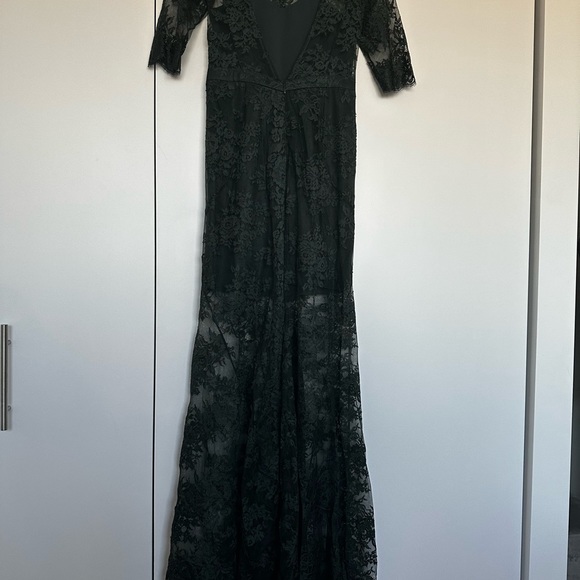 NWT Femme D’armes Bailey Lace Embroidered Gown sz 1 - Picture 9 of 9